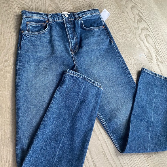 Reformation Straight Leg - Picture 3 of 3